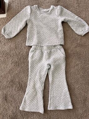 GAP Quilted Light Gray Two-Piece Set